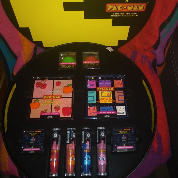 PAC MAN MAKEUP COLLECTION  J* SILVER CHROME MIRROR - Picture 1 of 2